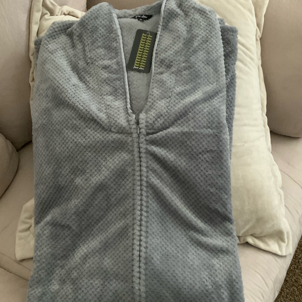 Robe Just Love Soft Gray Full Length Front Zipper Robe